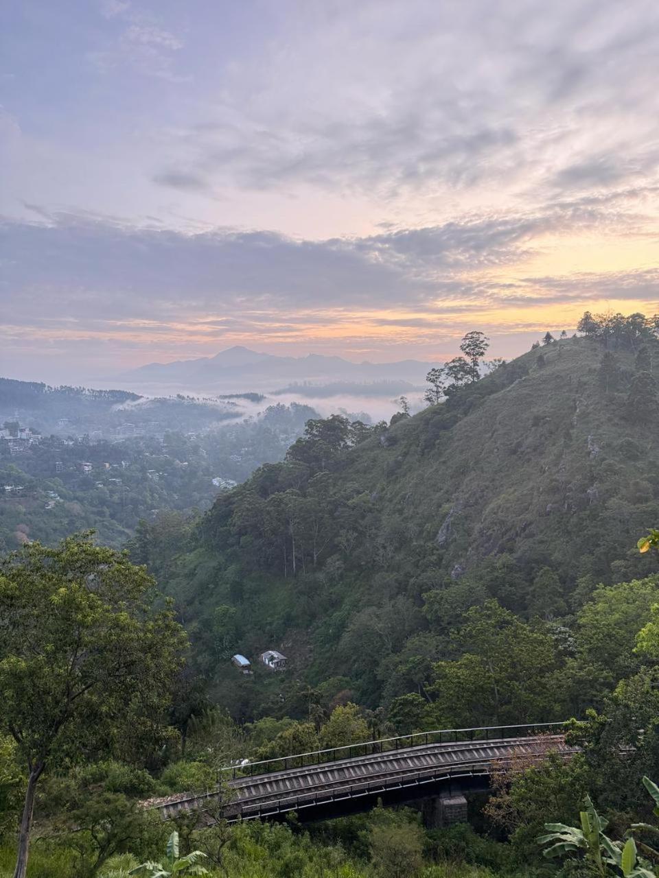 Black Bridge View Sri Lanka إيلا